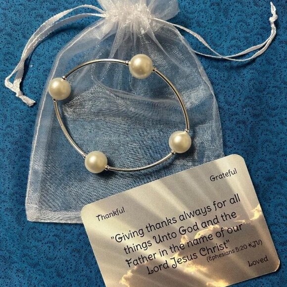 Gift of Love Blessing Bracelet Cream/pearl stretchy scripture card Small 6"-6.5" - Picture 3 of 7